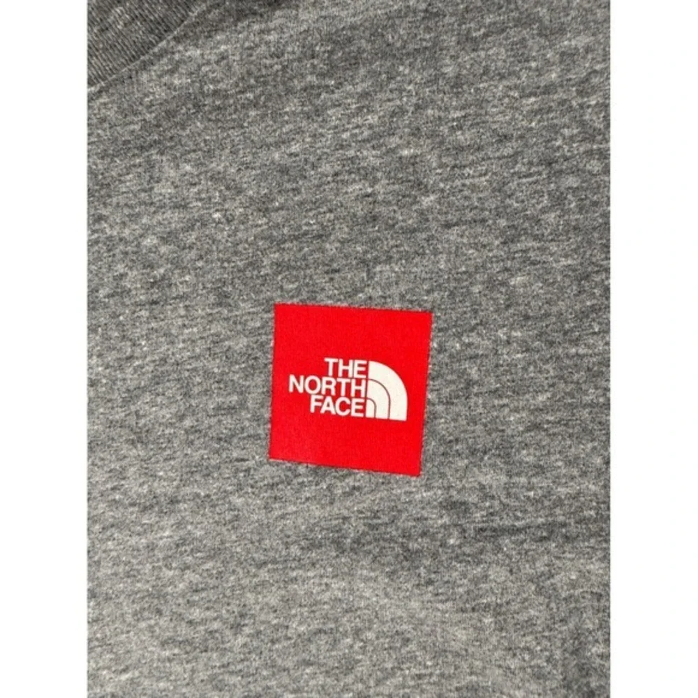 The North Face Mens Red Box Logo T-Shirt Grey Heather Short Sleeve Size‎ M